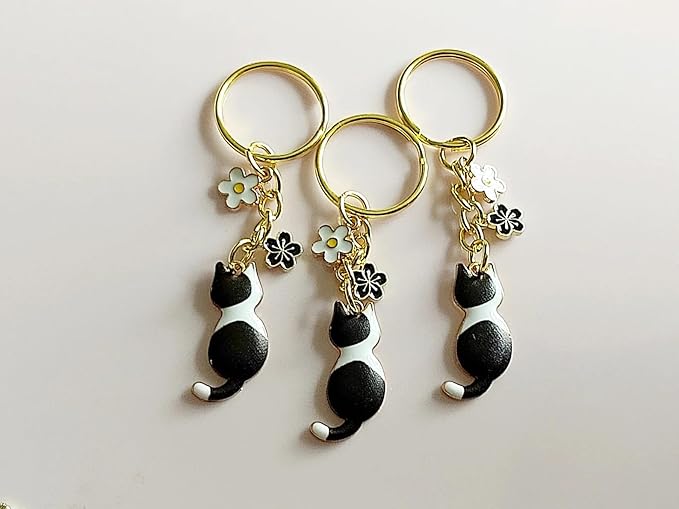 Agromusk Cute Cat Keychain, Enamel Flower Keyring Japanese Decor for Garden Cat Lovers, Kawaii Bag Charm With Sakura Flowers