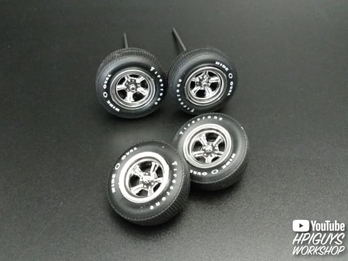AMT 1966 Ford Mustang Fastback 2+2 1:25 Scale Model Kit