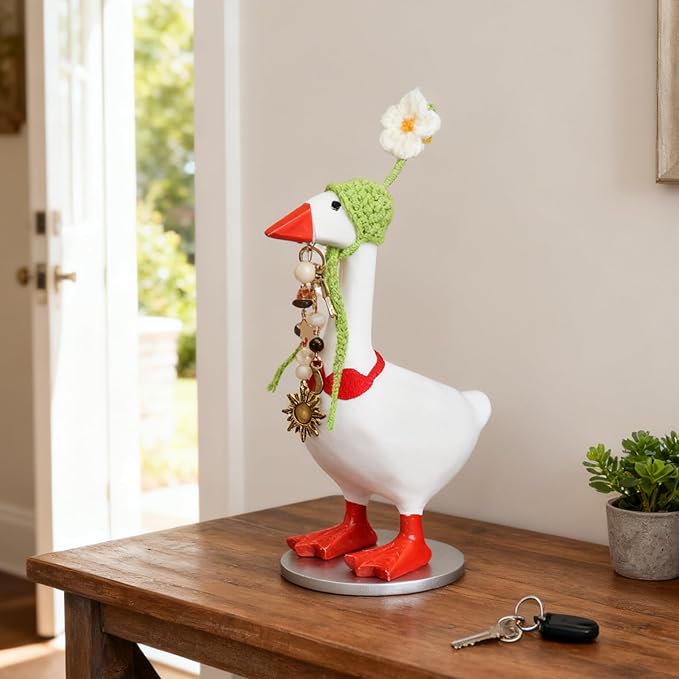 Desk Mini Goose key Holder 7 inch with 4 set Outfits, Cute Desktop Resin Porch Goose Magnetic Statue, Funny Figurines Keychain Hanging, Bedroom Decor for Home Office Table, Housewarming Gifts