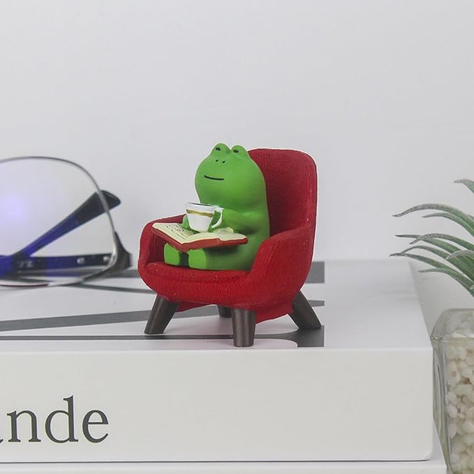 Refintural Miniature Frog Figurines - Funny Frog Sculpture for Shelf, Desk Decoration - Frog Desk Accessories - Perfect Cute Frog Gift for Frog Lovers (Red Sofa)