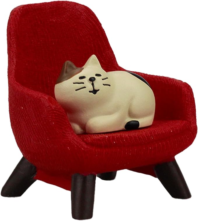 Refintural Miniature Cat Figurines with Small Sofa - Resin Mini Cat Figures, Kitten Miniature Desk Accessories - Perfect Cute Cat Gift for Cat Lovers (Red Sofa)