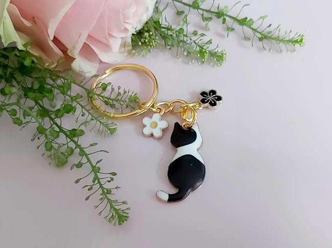 Agromusk Cute Cat Keychain, Enamel Flower Keyring Japanese Decor for Garden Cat Lovers, Kawaii Bag Charm With Sakura Flowers