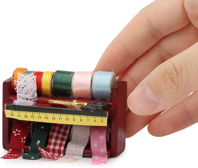 Dollhouse Accessories Miniature Sewing Tool Kit 1:12 Sewing Room Accessories Sewing Shelf Simulation Model Dollhouse Decorations (B)