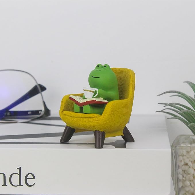Refintural Miniature Frog Figurines - Funny Frog Sculpture for Shelf, Desk Decoration - Frog Desk Accessories - Perfect Cute Frog Gift for Frog Lovers(Yellow Sofa)