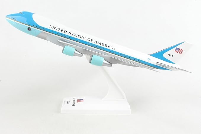 SkyMarks Plastic SKR041 Air Force One Boeing 747-200 VC25 1:250 Scale Desktop Model with Stand