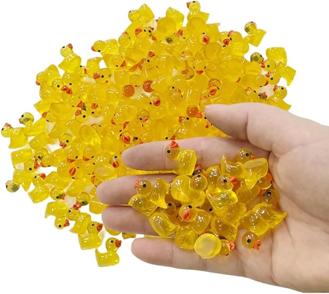 100pcs Mini Resin Duck,15 mm Dollhouse Décor Resin Ducks Glow in The Dark for Aquarium Decor Micro Fairy Garden Landscape Hide,Seek Party Toys,Craft Making and Ornament Scrapbooking (Yellow)