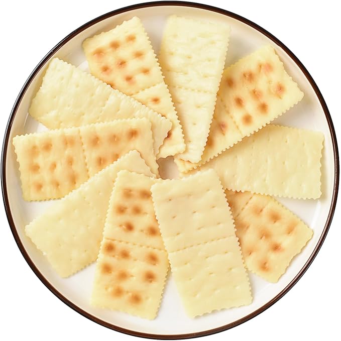 10 Pcs Fake Cookies, 1:1 Scale Artificial Soda Cracker Models Baked Biscuits Simulation Realistic Crackers Dessert for Home Kitchen Shop Display Photography Props