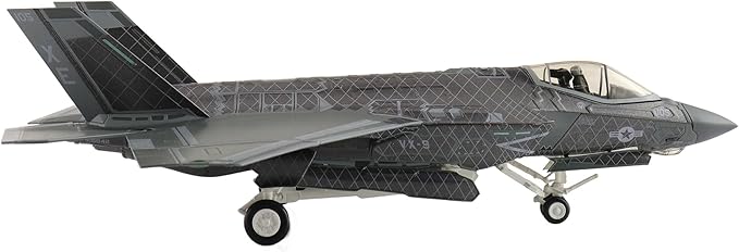 Hobbymaster | 1:72 Scale Model Military Aircrafts | F-35C Black Chrome XE-105/168842, US Navy, August 2022 | Model HA6212