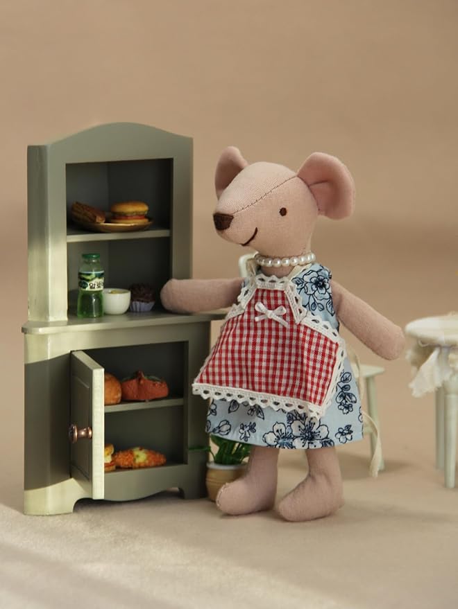 Miniature Dollhouse Wooden Corner Cabinet 1:12 Scale Closet for Mouse Hole Farm House - Dollhouse Furniture Decor Gift for 3+ (Green)