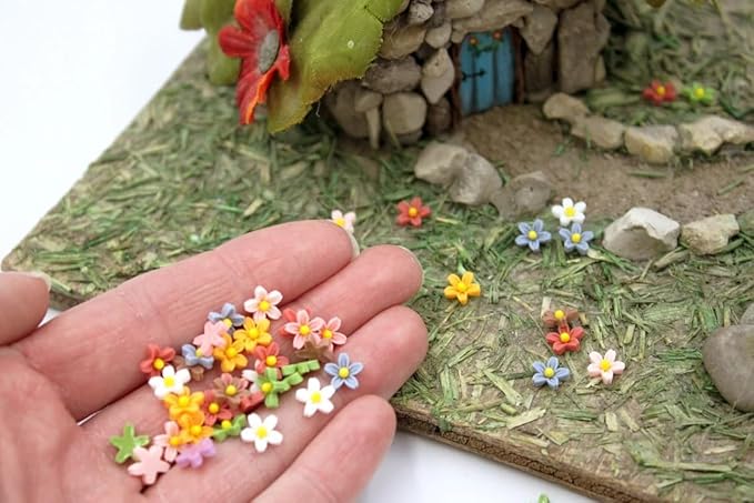 Micro Resin Daisy Blooms, Dollhouse Miniature Polyresin Flowers, Terrarium Fairy Garden Dollhouse, Terrarium, Zen Garden, Fairy Garden (50 PCS)