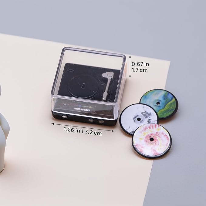 Miniature Retro Record Player Set, 1:12 Scale Vintage Turntable with 3 Mini Records, Realistic Alloy Model for Dollhouse Living Room & Music Room Accessories, Collectible Decor