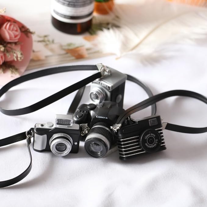 Miniature Camera 1:4 Scale Mini Prop Ornament Vintage Model Mini Decoration Accessories Photography Props