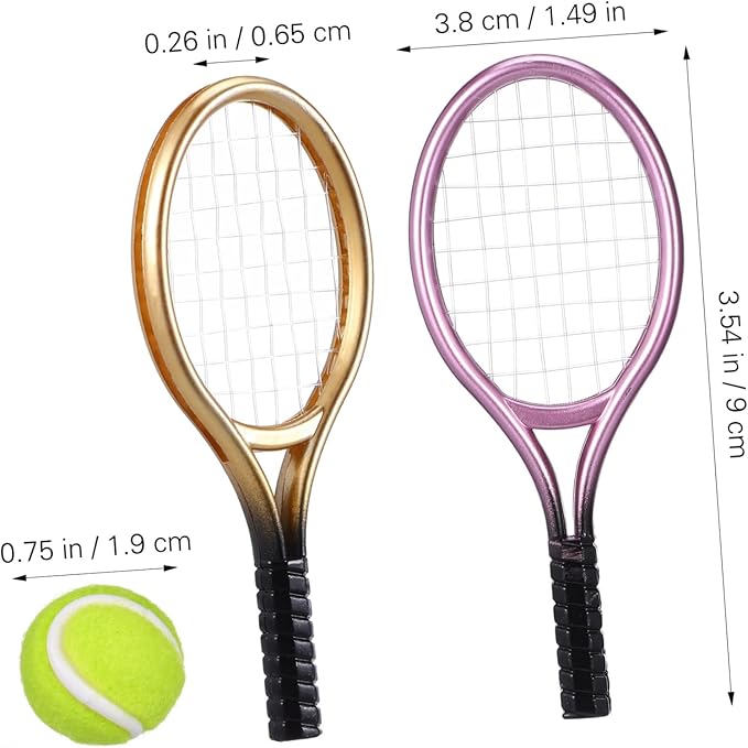 Garneck 2pcs Miniature Tennis Racket and Ball Set Plastic Mini Tennis Racket Miniature Sports Equipment for Home Decor (Random Color)