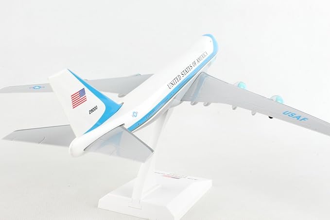 SkyMarks Plastic SKR041 Air Force One Boeing 747-200 VC25 1:250 Scale Desktop Model with Stand