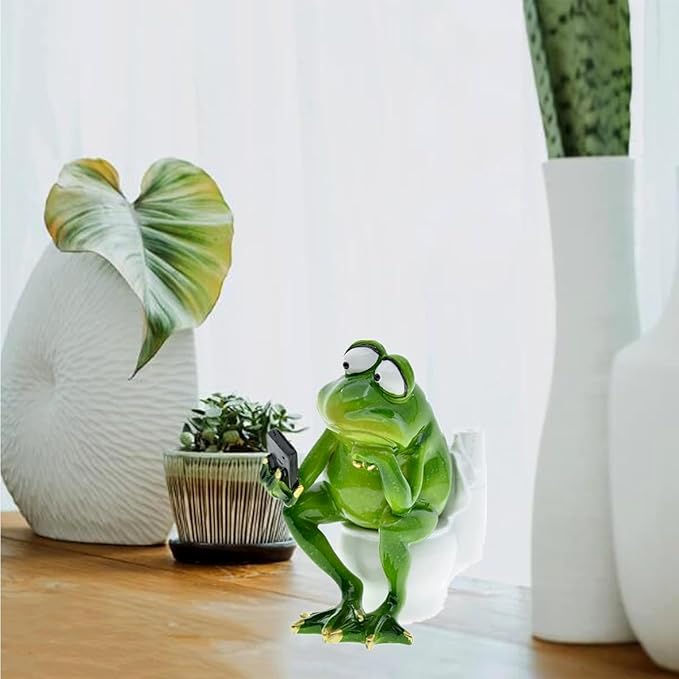 Funny Frog Sitting on Toilet Figurine, Frog Figurine Froggy Sculpture Statue Thinker Mascot Frogs Animals Resin Crafts for Home Office Bathroom Garden Outdoor Decoration Gift (Frog Sitting on Toilet)