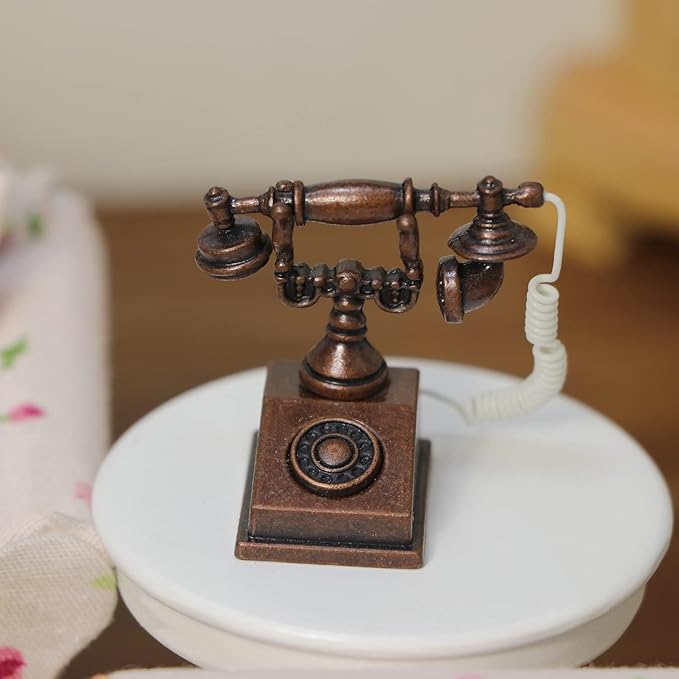 Dollhouse Telephone 1:12 Miniature Vintage Rotary Phone Model Desk Decoration Retro Mini Accessorries for Artificial House Living Room Scene (Coppery)