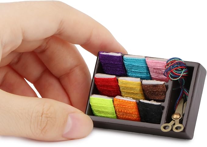 Dollhouse Accessories Miniature Sewing Tool Kit 1:12 Sewing Room Accessories Sewing Basket Simulation Model Dollhouse Decorations (Brown)