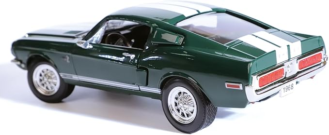 1968 Carroll Shelby GT-500KR Alloy Model - 1:18 Scale High-Performance Muscle Car Replica with Opening Doors and Display Case for Collectors and Enthusiasts（Green）