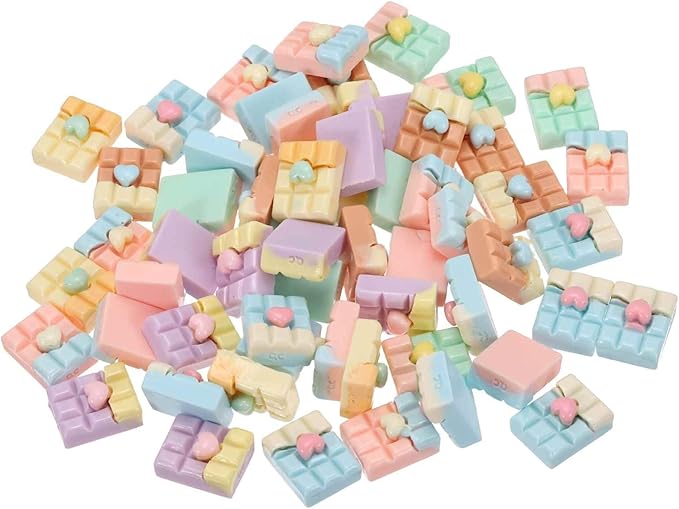 Mini Cute Square Heart Chocolate Decor, Miniature Doll Food Crafts for Dollhouse & Landscape & Mini Kitchen & Micro Fairy Garden & DIY Craft Decorations(Light Colors, 100pcs)