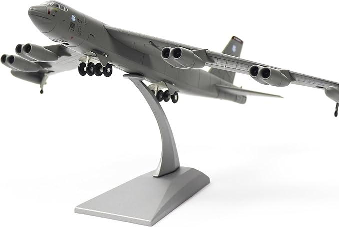 1/200 Scale B-52(Stratofortress) Long-Range Subsonic Jet-Powered Strategic Bomber Diecast Military Aircraft Model Display Model Aircraft for Display Collection or Gift