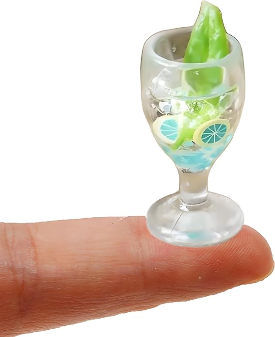 6 Piece Summer Fashion Miniature Dollhouse Drink Set – Resin Glass Cups & Fruit Beverage Bottles, 1:12 Scale Simulated Summer Drinks for DIY Crafts, Jewelry Making, Mini House Bar Décor & Decorations