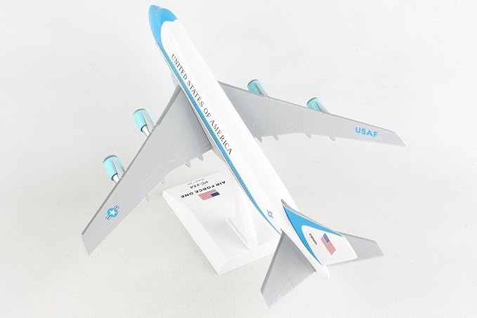 SkyMarks Plastic SKR041 Air Force One Boeing 747-200 VC25 1:250 Scale Desktop Model with Stand