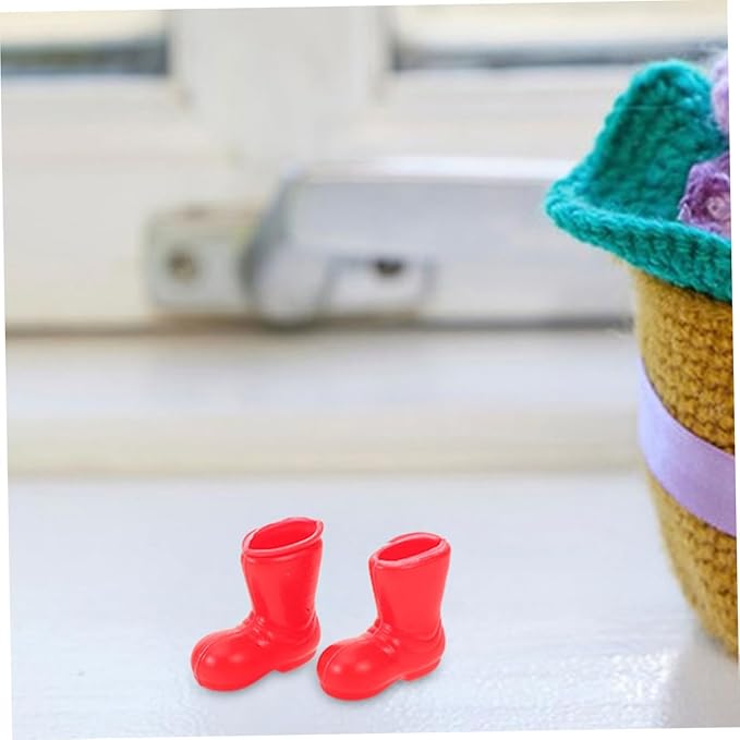 TOYZFRIENDY 100pcs Miniature Santa Claus Boots Cute Red Doll Plastic Rain Shoes for Christmas Table Centerpiece DIY Craft Projects Holiday Ornaments and Dollhouse Decorations