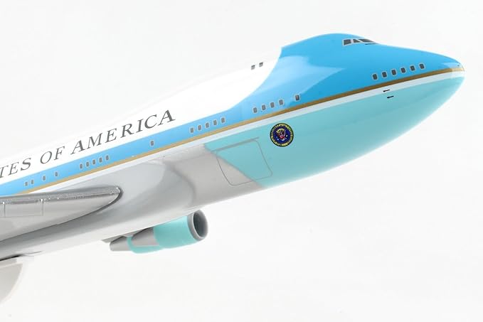 SkyMarks Plastic SKR041 Air Force One Boeing 747-200 VC25 1:250 Scale Desktop Model with Stand