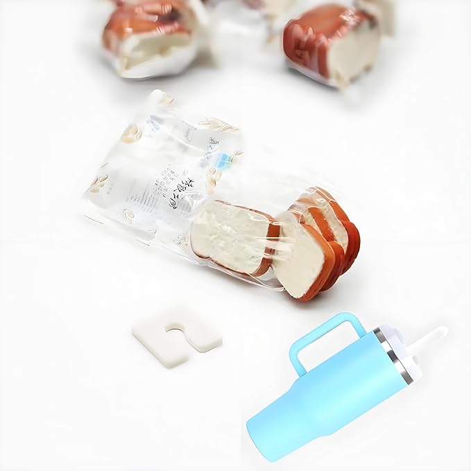 2Pcs Miniature Drink Cup & Toast Set – Realistic1/12 Scale Dollhouse Tumbler with Detachable Lid & Straw for DIY Dollhouse,Fairy Garden,Office,Desktop Decoration,Collectible Mini Ornaments（Light Blue）