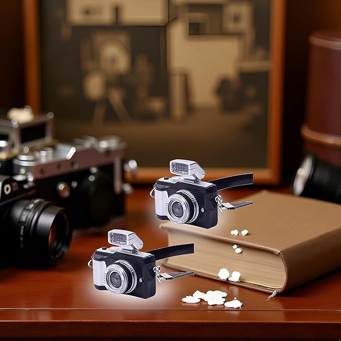 2Pcs 1:4 Scale Mini Camera Prop Ornament Vintage Camera Model, Miniature Digital Camera Mini Decoration Accessories Photography Props Ornament