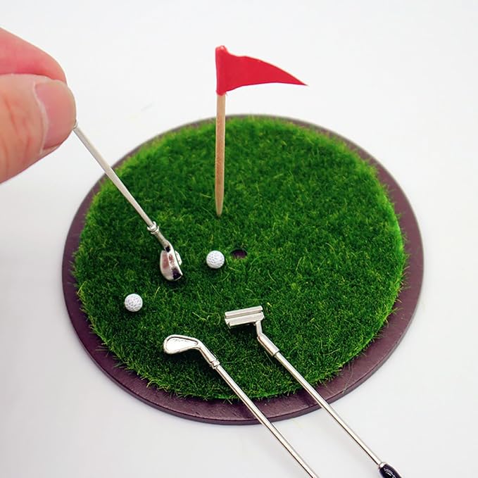 Gxsterd Dollhouse Miniature Golf Set with 3 Golf Clubs, 2 Golfs Balls, Flag and Grass for 1:6 or 1:12 Dollhouse Decorations