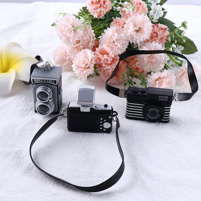Black Mini Camera for Dolls, Dollhouse Miniature Digital SLR Camera, Vintage Style, Plastic, 1:12 Scale, Retro Theme, Dollhouse Accessory