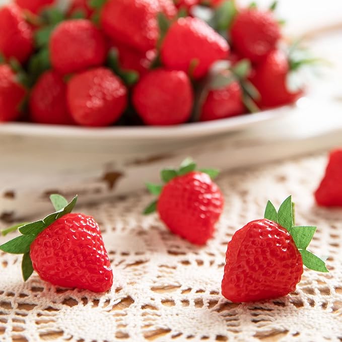 60 Pieces Fake Strawberries Décor, Fake Fruit Artificial Strawberry Kitchen Décor, Plastic Strawberry Party Decorations, Realistic Fake Food Lifelike for Display Photography Props