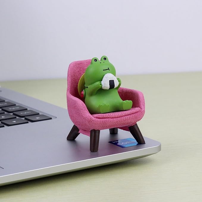 Refintural Miniature Frog Figurines Statue - Cute Frog Sculpture for Outdoor Fairy Garden and Desk Decorations - Adorable Frog Figurine Statue Decor for Plant Shelf Desk Office Bedroom(Pink Sofa)