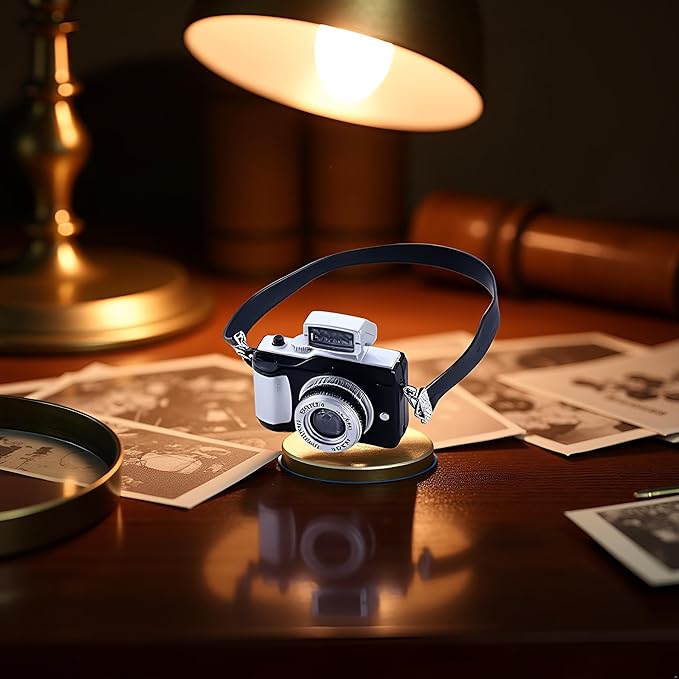 2Pcs 1:4 Scale Mini Camera Prop Ornament Vintage Camera Model, Miniature Digital Camera Mini Decoration Accessories Photography Props Ornament