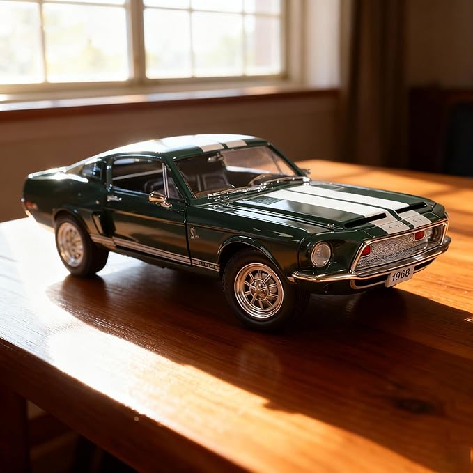 1968 Carroll Shelby GT-500KR Alloy Model - 1:18 Scale High-Performance Muscle Car Replica with Opening Doors and Display Case for Collectors and Enthusiasts（Green）
