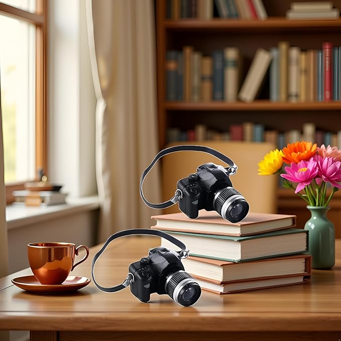 2Pcs 1:4 Scale Mini Camera Prop Ornament Vintage Camera Model, Miniature Digital Camera Mini Decoration Accessories Photography Props Ornament