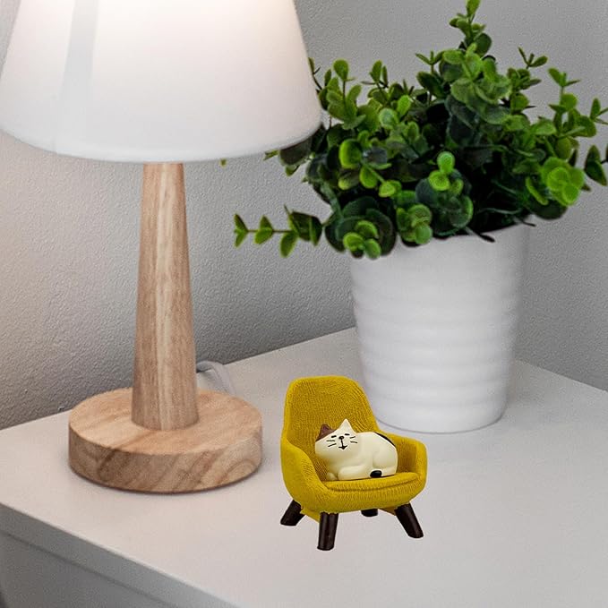 Refintural Miniature Cat Figurines with Small Sofa - Resin Mini Cat Figures, Kitten Miniature Desk Accessories - Perfect Cute Cat Gift for Cat Lovers(Yellow Sofa)