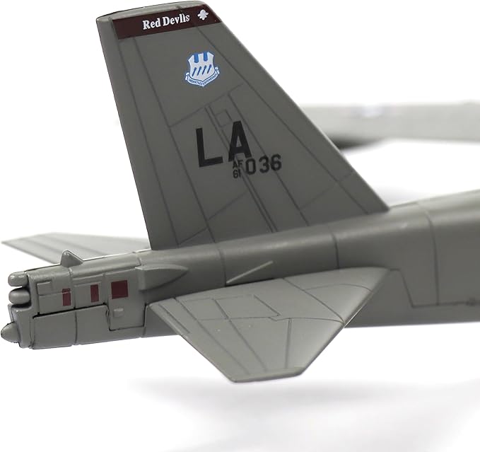 1/200 Scale B-52(Stratofortress) Long-Range Subsonic Jet-Powered Strategic Bomber Diecast Military Aircraft Model Display Model Aircraft for Display Collection or Gift