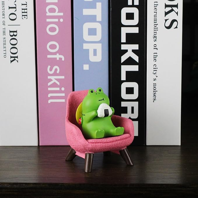 Refintural Miniature Frog Figurines Statue - Cute Frog Sculpture for Outdoor Fairy Garden and Desk Decorations - Adorable Frog Figurine Statue Decor for Plant Shelf Desk Office Bedroom(Pink Sofa)
