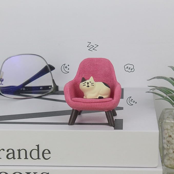 Refintural Miniature Cat Figurines with Small Sofa - Resin Mini Cat Figures, Kitten Miniature Desk Accessories - Perfect Cute Cat Gift for Cat Lovers (Pink Sofa)