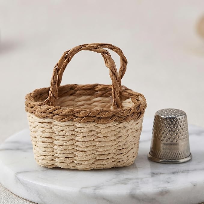 Totority Miniature Woven Basket for Dollhouse Realistic Handheld Prop for Home Decor Crafts and Photography Mini House Supplies Color