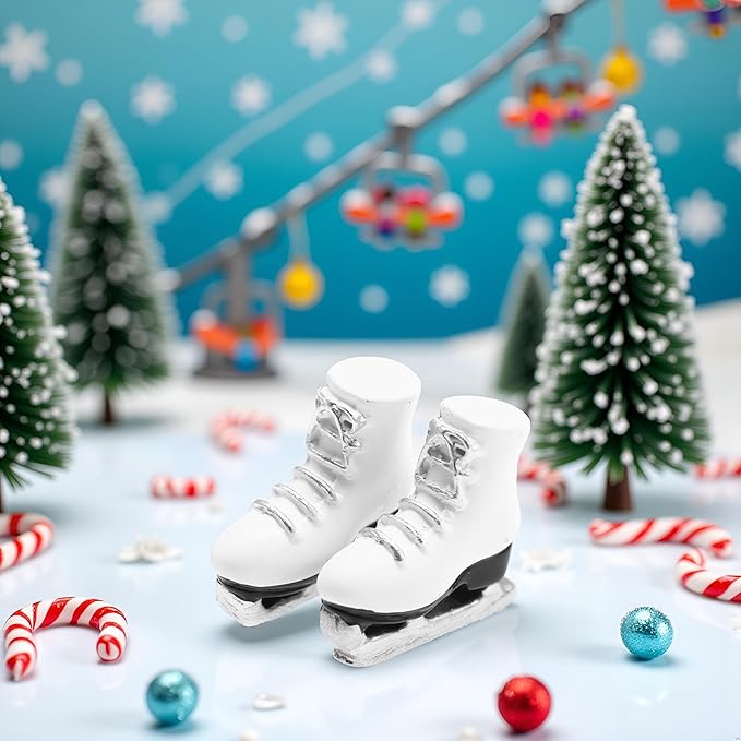 White Dollhouses Miniature Ice Skates - Miniature White Roller Skates, Miniature Scale Accessory Roller Shoes Winter Sports Shoes, Realistic Skating Shoes for Playhouse Decor Dollhouse Accessories