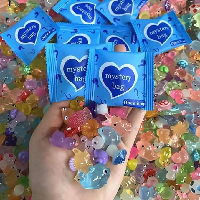 (100PCS) Mini Glow in The Dark Animal Resin Models, Mystery Resin Animals Blind Bag for Birthday Party Gift, DIY Crafts, Ornaments, Random Design