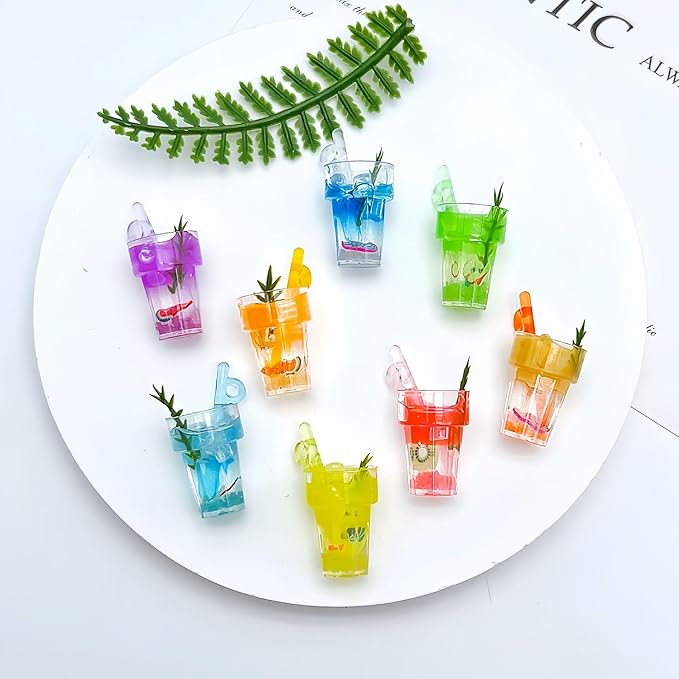 8 Pieces Miniature Dollhouse Drinks Set – Resin Glass Cup and Fruit Beverage Bottles, Simulated Drink Models for Summer Leisure-Themed Decor Decor, 1.05 x 0.39 Inch Mini Props for DIY Craft Display