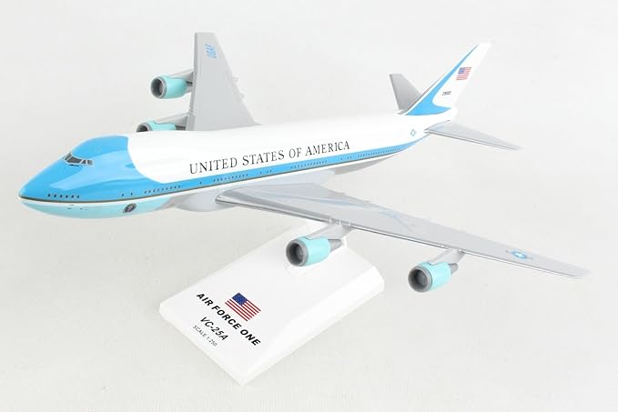 SkyMarks Plastic SKR041 Air Force One Boeing 747-200 VC25 1:250 Scale Desktop Model with Stand