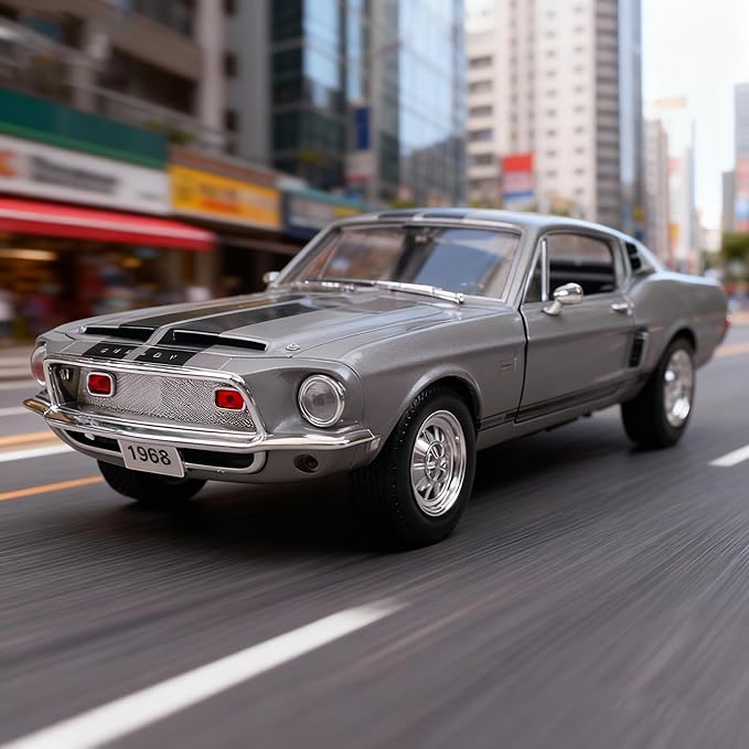1968 Carroll Shelby GT-500KR Alloy Model - 1:18 Scale High-Performance Muscle Car Replica with Opening Doors and Display Case for Collectors and Enthusiasts（Silver）