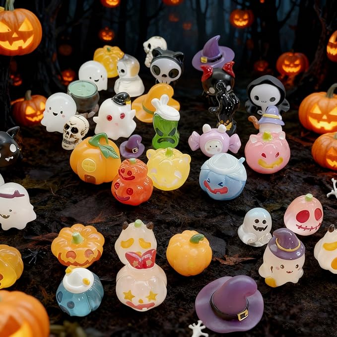 20 PCS Halloween Miniature Figurines Blind Bag Set, Glow in The Dark Dollhouse Accessories, Cute Mini Figures Mystery Bags for Halloween Decor, DIY Craft, Party Presents for Kids