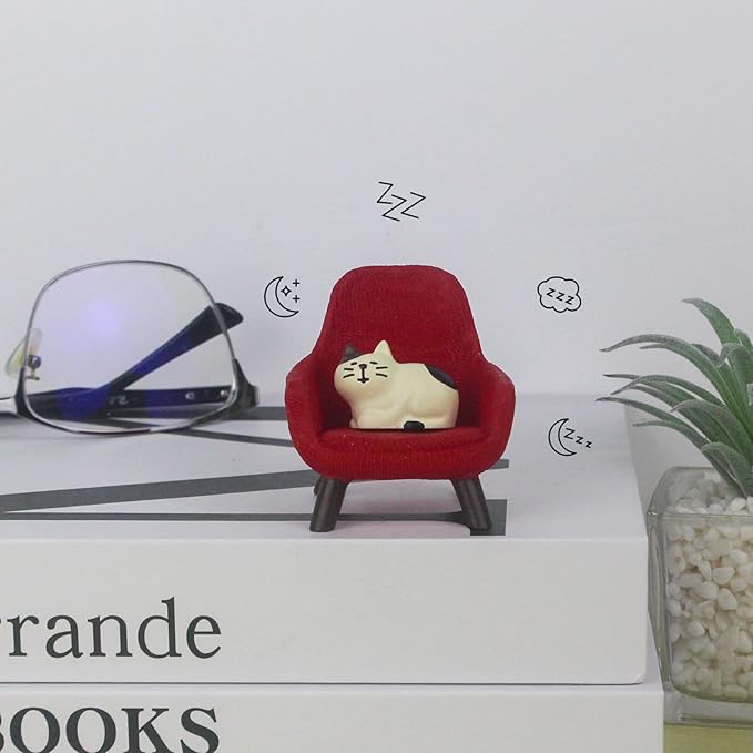 Refintural Miniature Cat Figurines with Small Sofa - Resin Mini Cat Figures, Kitten Miniature Desk Accessories - Perfect Cute Cat Gift for Cat Lovers (Red Sofa)