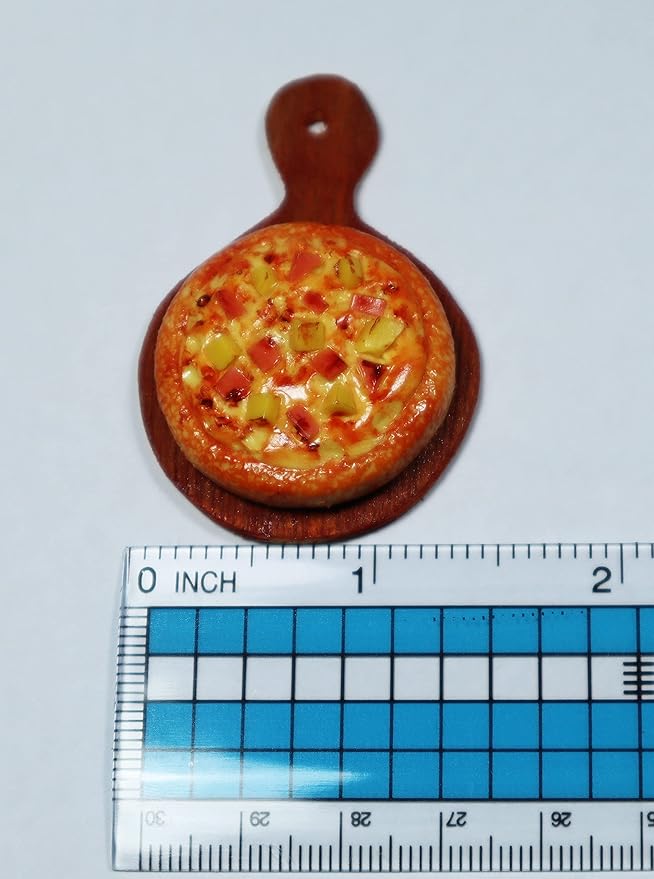 ThaiHonest 3 Pieces Pizza Miniature Set, Realistic Miniature Pizza on Wooden Tray, Dollhouse Food, 1:6 Scale, Multicolor, Clay